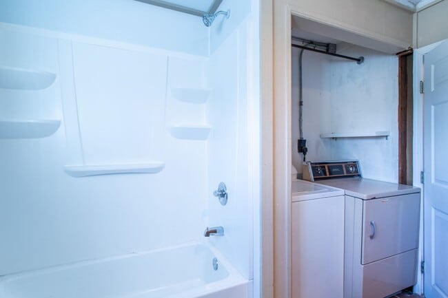 Building Photo - Downtown Apartment