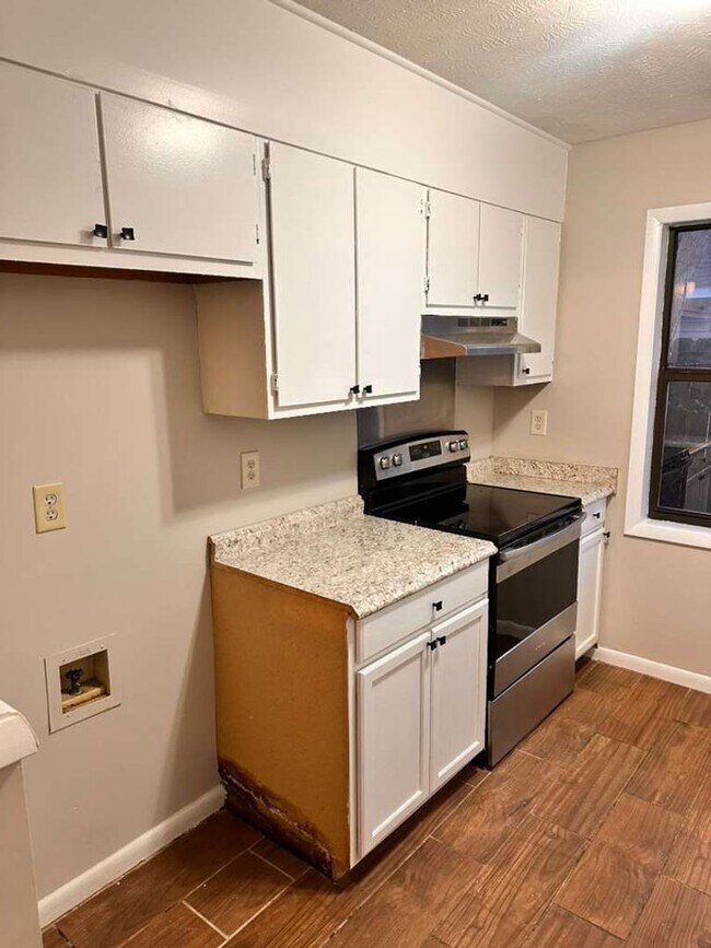 Building Photo - 6920 Timberwood Dr