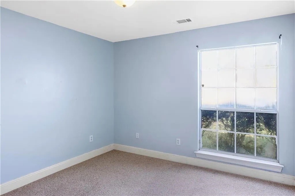 Building Photo - 122 Woodcrest Dr