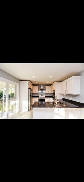 Building Photo - 3111 Braddock Dr