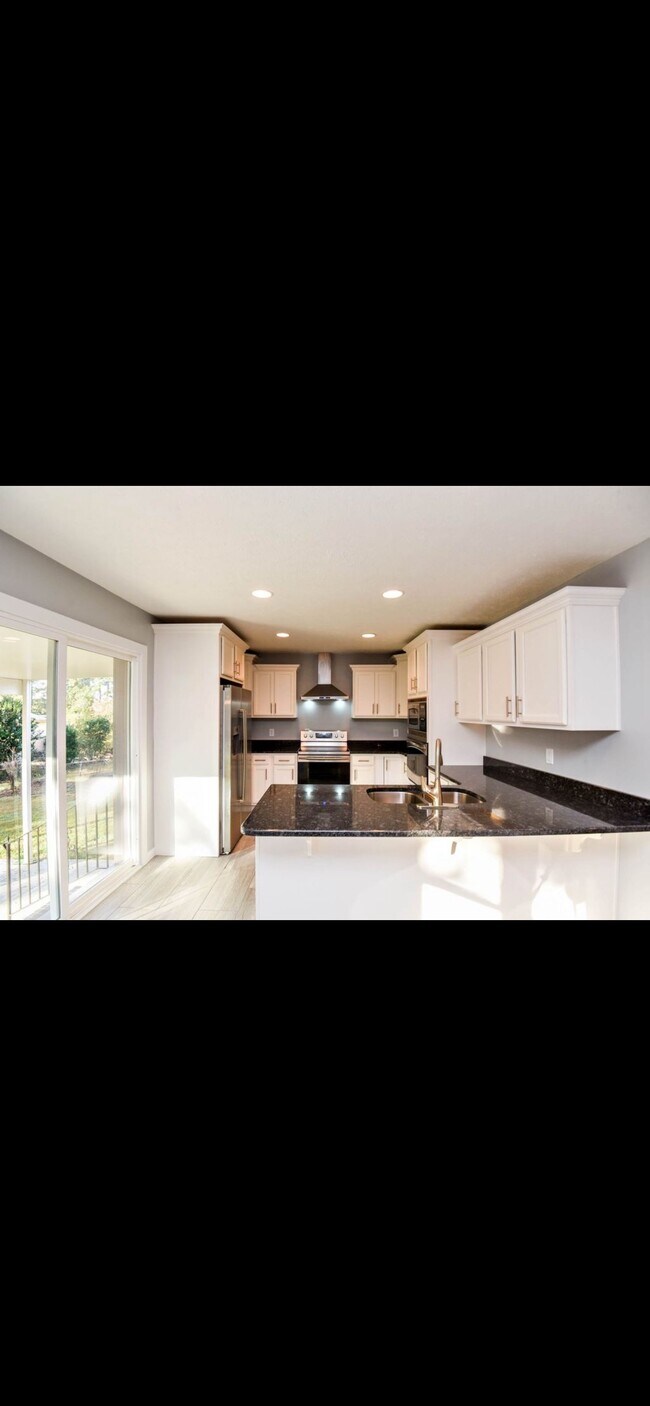 Building Photo - 3111 Braddock Dr