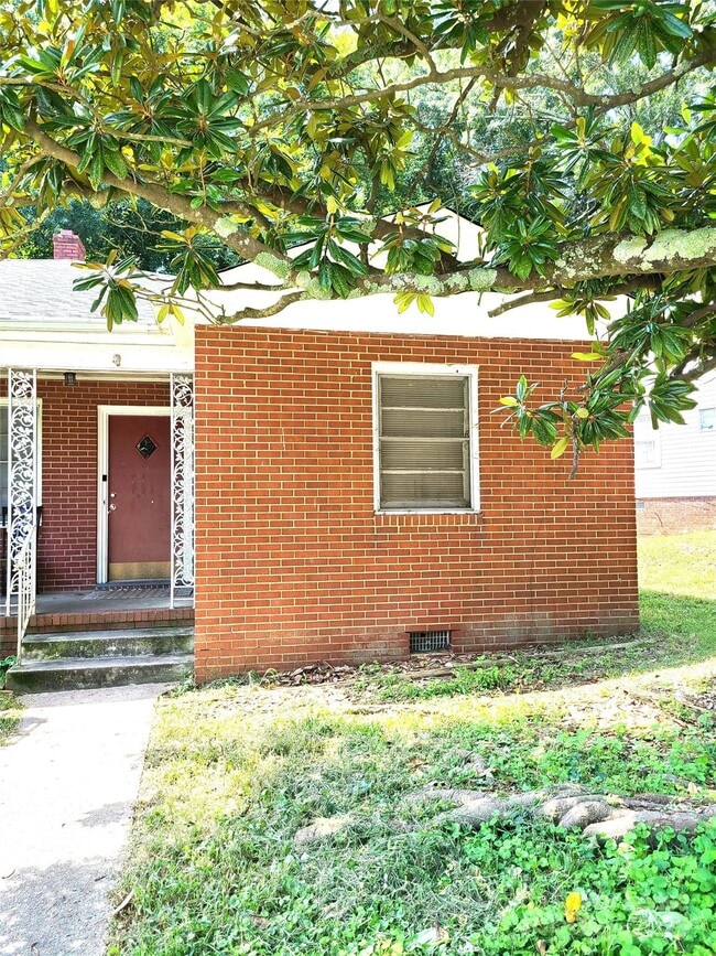 Building Photo - 88 Creswell Dr NE