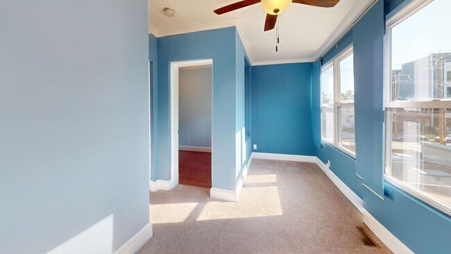 Building Photo - Spacious Three Bedroom Home W/Backyard, Ba...