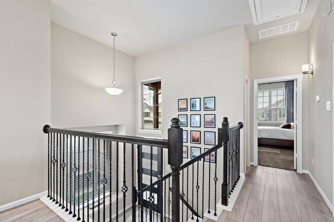 Building Photo - 2539 Terrace Point Dr