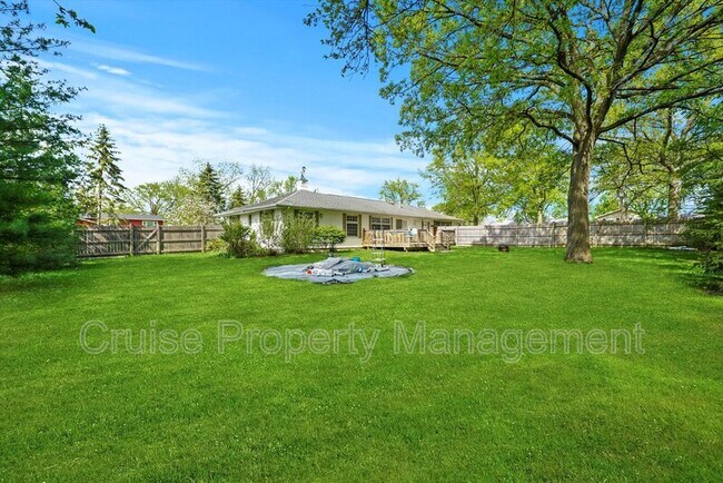 Building Photo - 2415 Plum Tree Rd