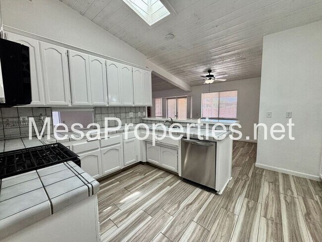 Building Photo - 15717 Bear Valley Rd