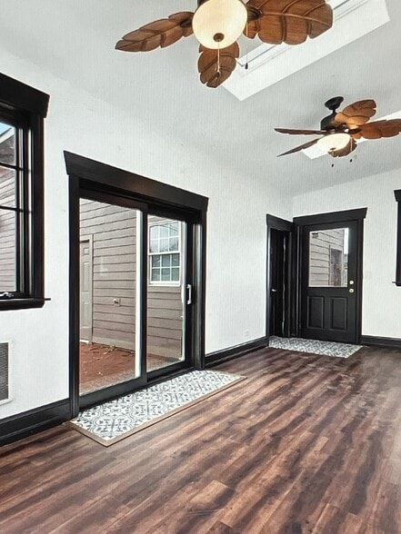 Building Photo - 7807 S Nagle Ave