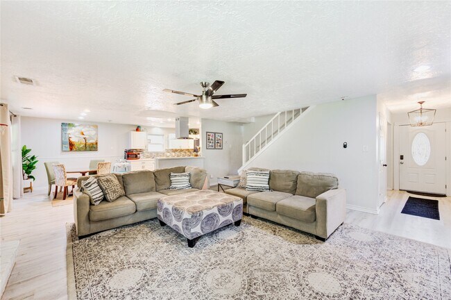 Building Photo - 6622 Rockergate Dr