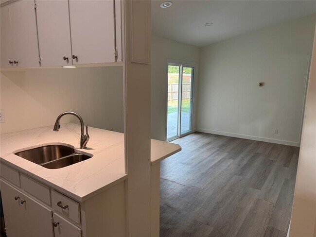 Building Photo - 6507 Middleham Pl
