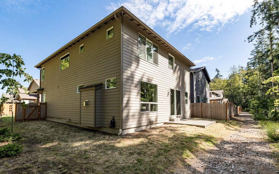 Building Photo - 2934 SW Crestwood Dr