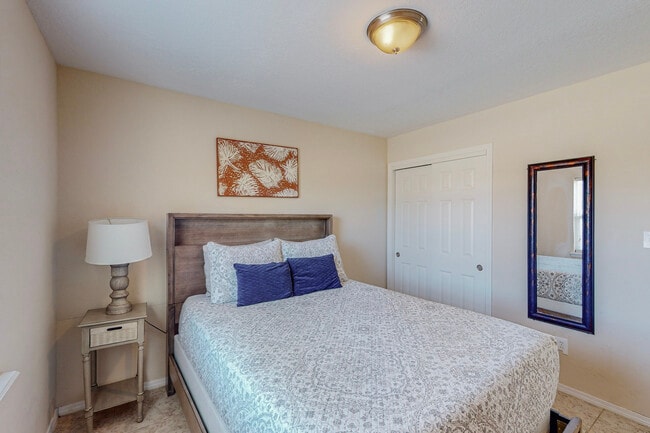 Building Photo - 3010 May Cir SE