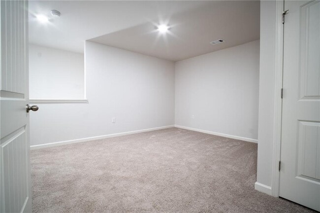 Building Photo - 25 Stoneybrook Dr