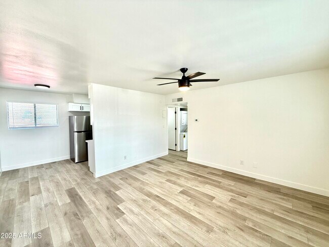 Building Photo - 4119 N 11th Ave