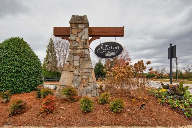 Building Photo - 7819 Brass Lantern Dr