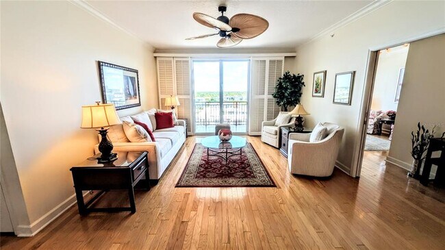 Building Photo - 750 N Tamiami Trl