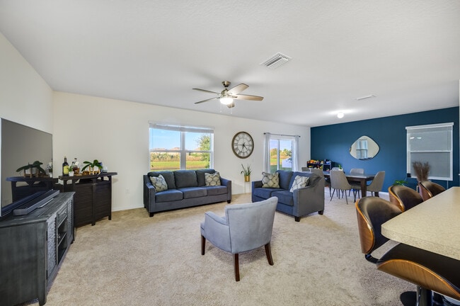 Building Photo - 10530 Whispering Hammock Dr