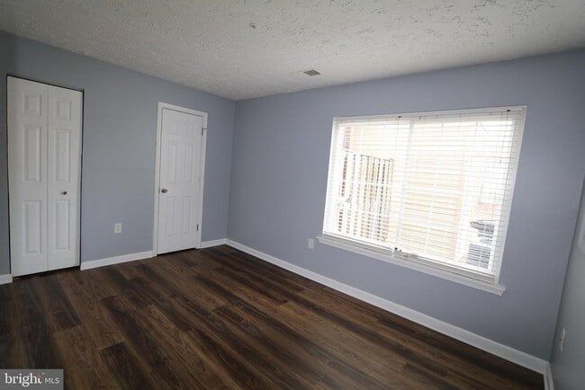 Building Photo - 157 Azalea Ct