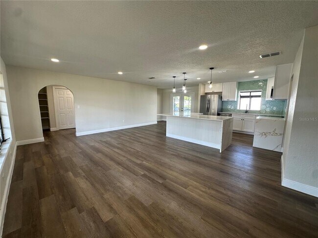 Building Photo - 1611 Canal Ct