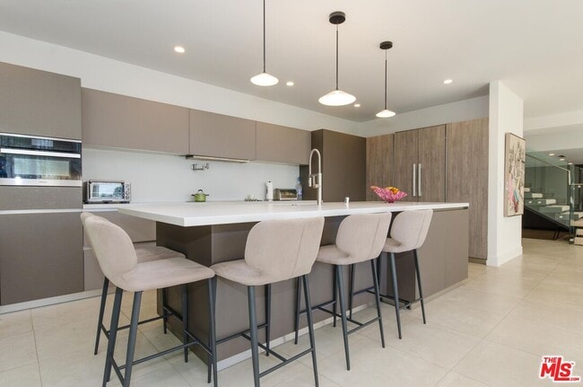 Building Photo - 510 Leslie Ln