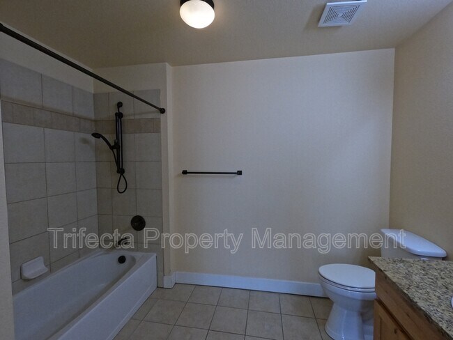 Building Photo - 2445 Windrow Dr