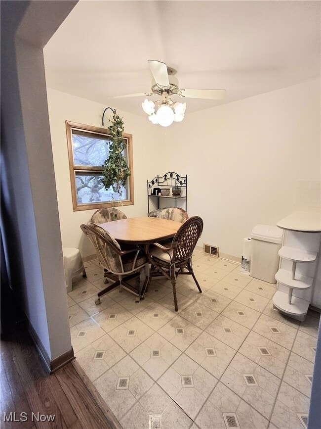 Building Photo - 2903 Center Dr