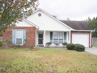 Building Photo - Three bedroom!