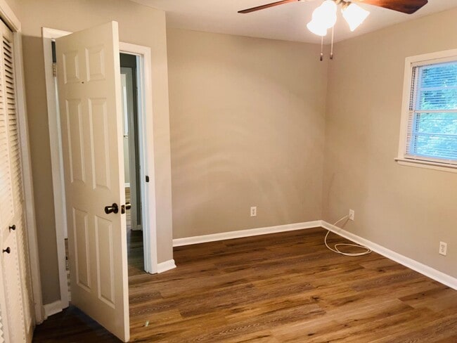 Building Photo - Wow! Beautiful brick 3 bedroom 2 bathroom home near Stone Mountain Village! Must See