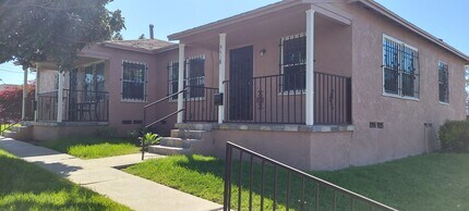 Building Photo - 9520 S Manhattan Pl