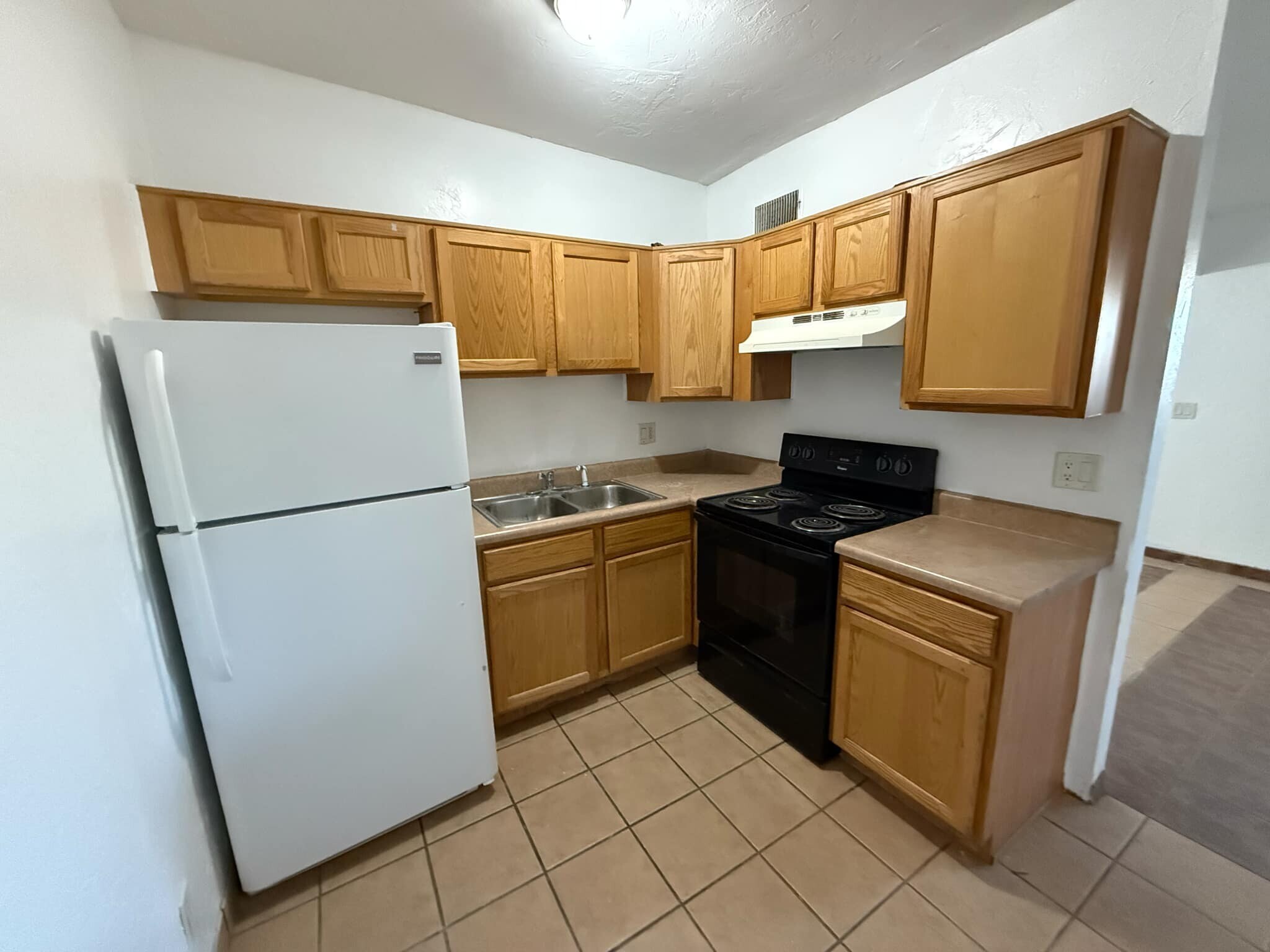 Building Photo - 2419 N Geronimo Ave