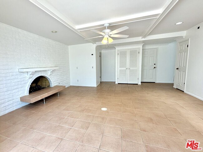 Building Photo - 1615 Wellington Pl