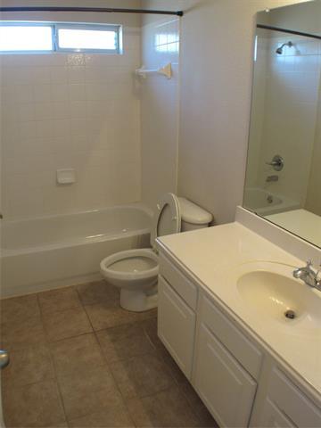 Building Photo - 2020 Webb Dr