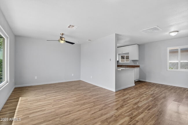 Building Photo - 1410 S 24th Ave