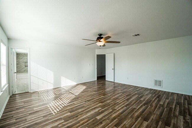 Building Photo - 801 Cisco Valley Cv
