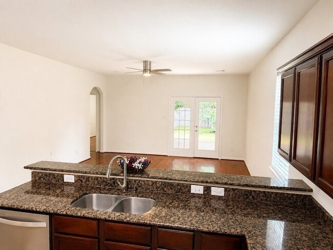 Building Photo - 38106 Sweetwater Cir