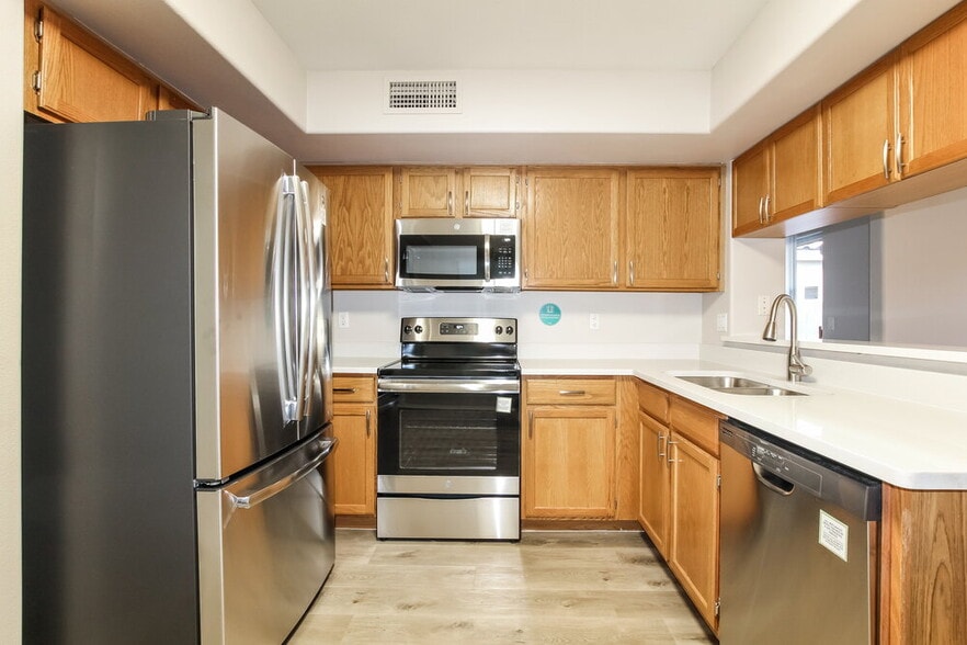 Building Photo - 17461 N 14th St