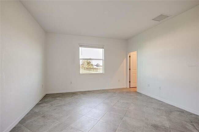 Building Photo - 11387 Pinot Dr