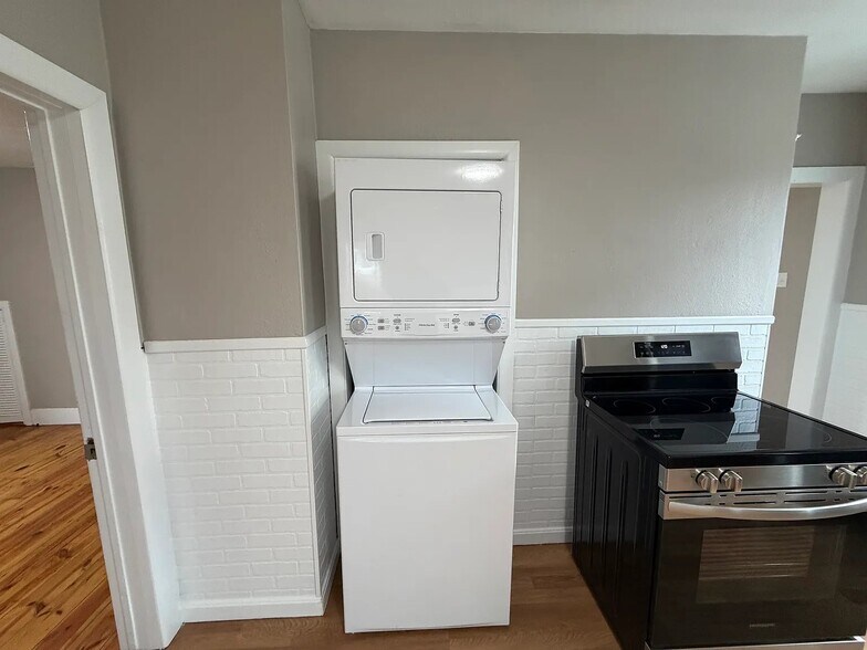 Building Photo - 10 Acton St