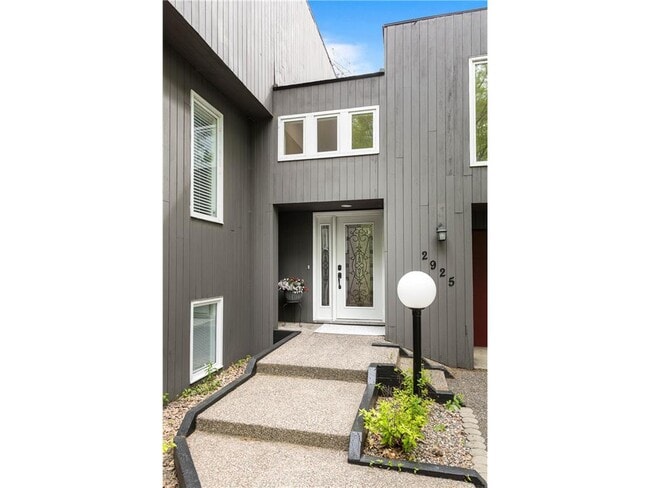 Building Photo - 2925 Minnehaha Curve