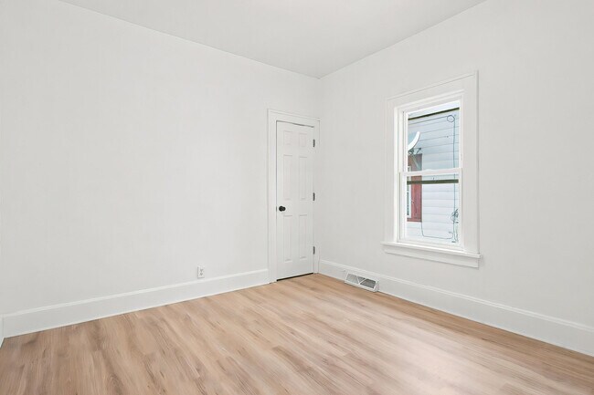 Building Photo - 6929 13th Ave