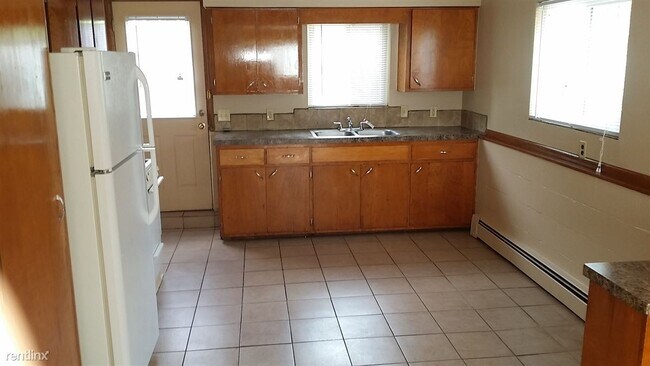 Building Photo - 2 br, 1 bath 4plex - Wallace 3385 Wallace ...