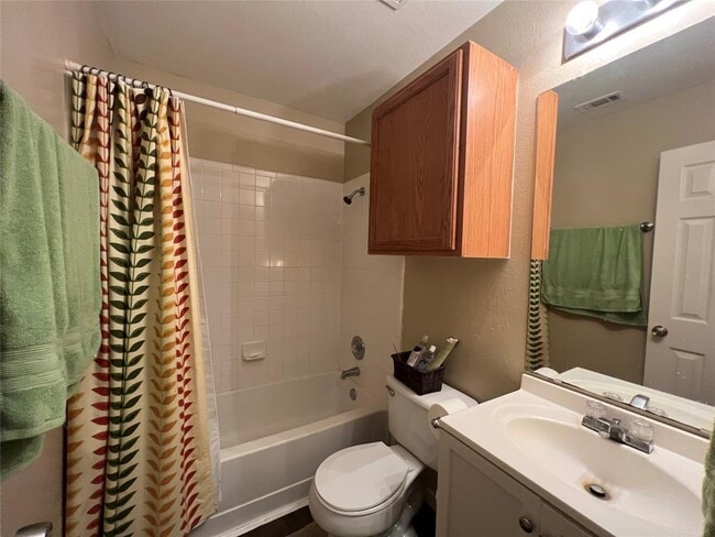 Building Photo - 14515 Fitzgibbon Dr