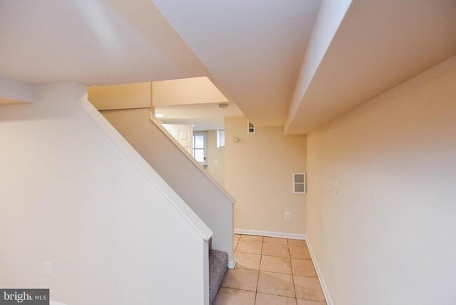 Building Photo - 4773 Elison Ave