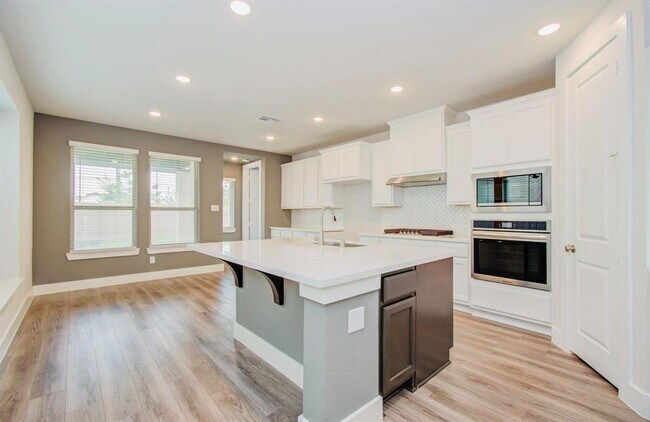 Building Photo - 14910 Mossycup Spur Wy
