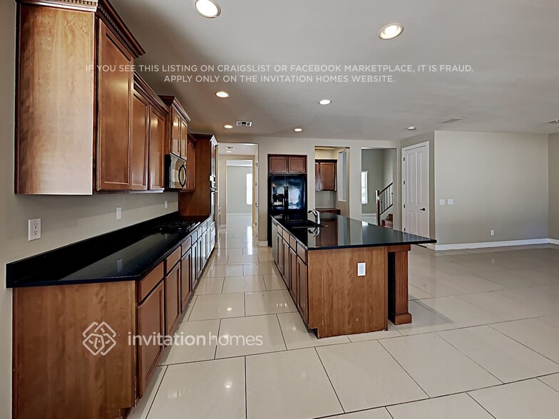 Building Photo - 13549 N 152nd Dr