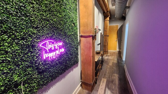 Building Photo - Fully furnished all utilities included!!!