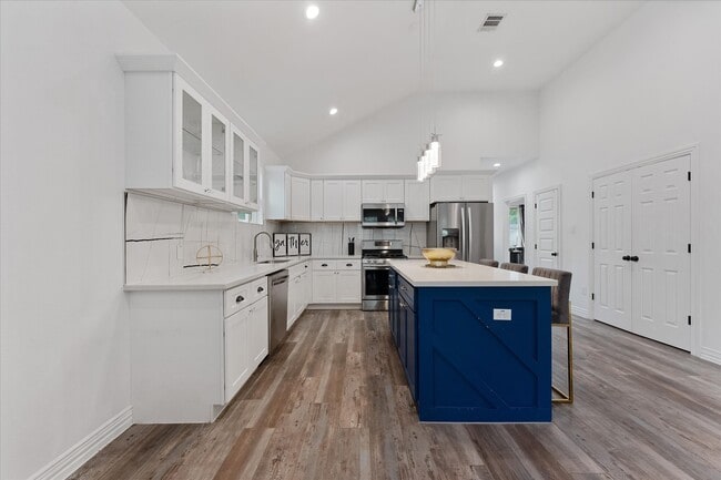 Building Photo - 4547 Newberry St