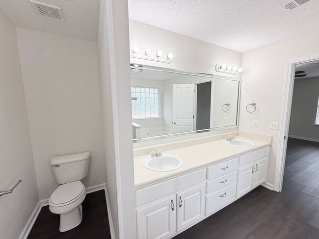 Building Photo - 5102 Brookside Dr