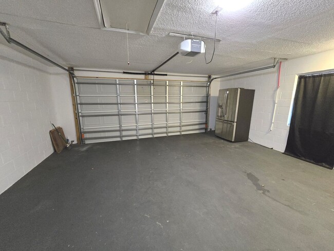 Building Photo - Deland  - 2 Bedroom, 2 Bathroom -  $1,695.00