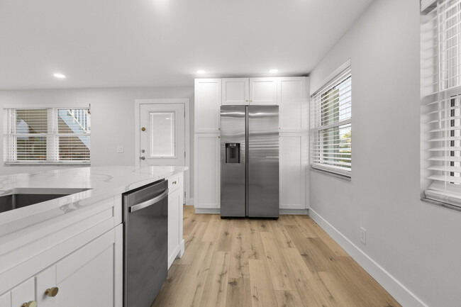 Building Photo - 769 Normandy Trail