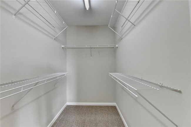 Building Photo - 4020 Edgecomb Dr